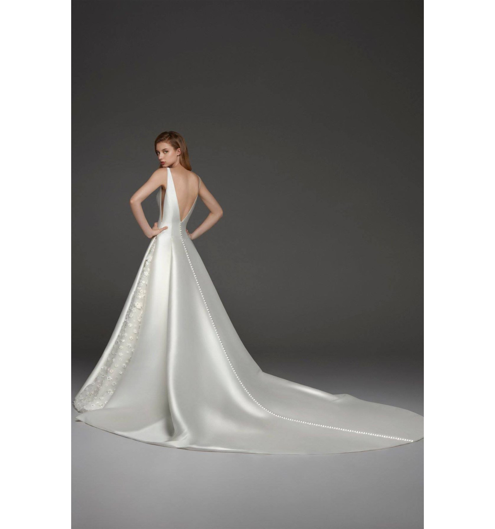 Pronovias comet 2024